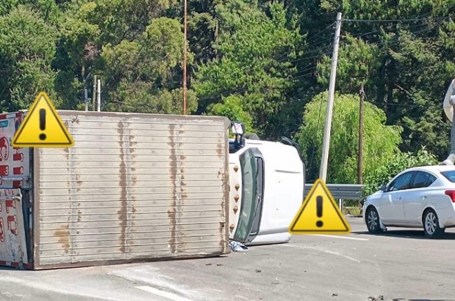 Video Vuelca Camioneta Con Hielo En La M Xico Toluca