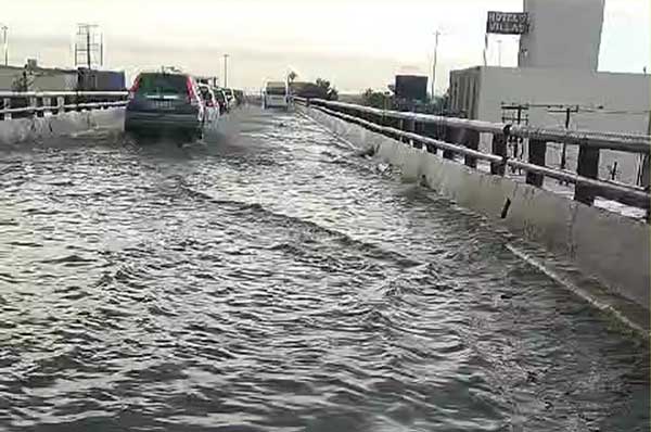 torrencial lluvia inunda valle mexico