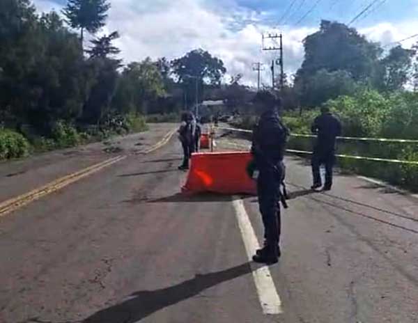 cierran carretera tenancingo tenango socavon 02