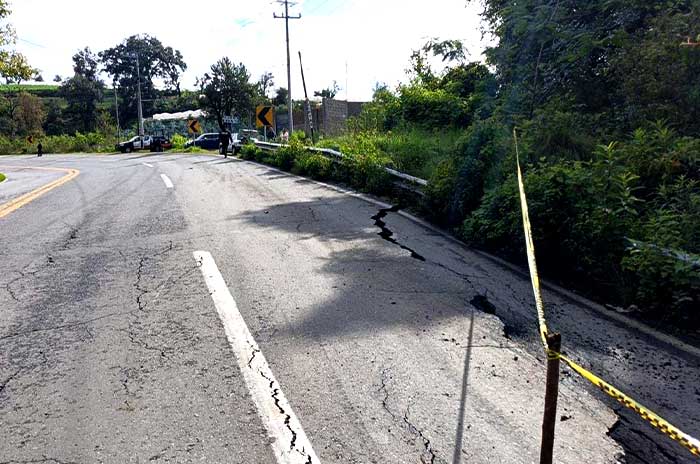 cierran carretera tenancingo tenango socavon 03