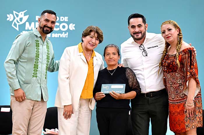 delfina gomez entrega tarjetas salud bienestar