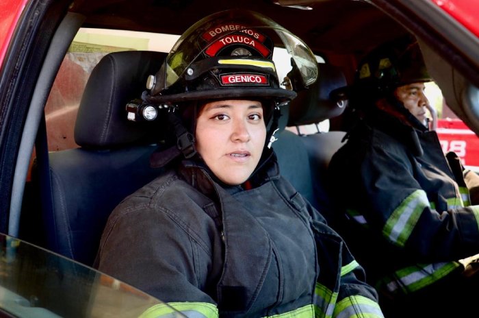 mujer bombera toluca