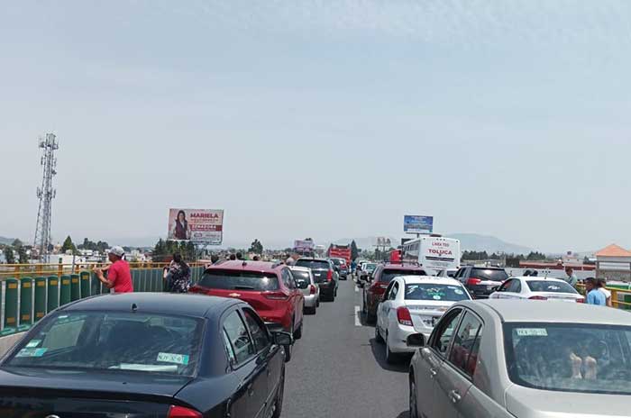 bloquean carretera toluca tenango