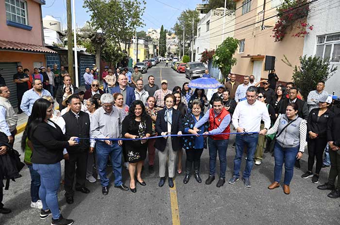 angelica moya entrega obras