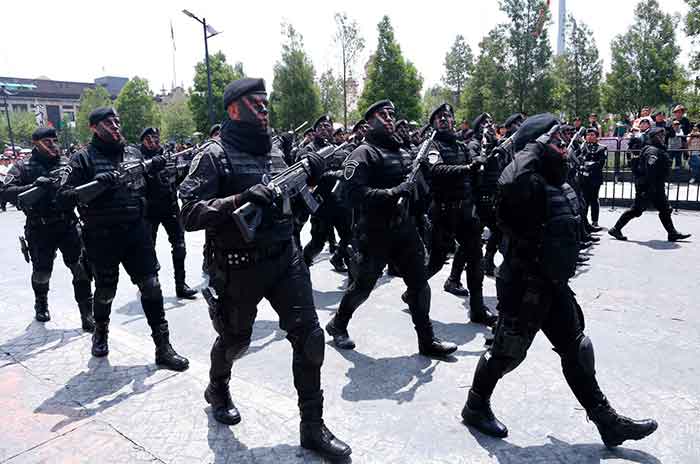 desfile civico militar toluca