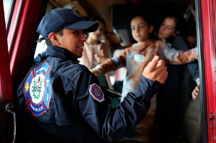 Huixquilucan bomberos niños3