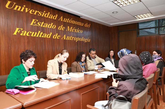 mesa dialogo fac antropologia 2