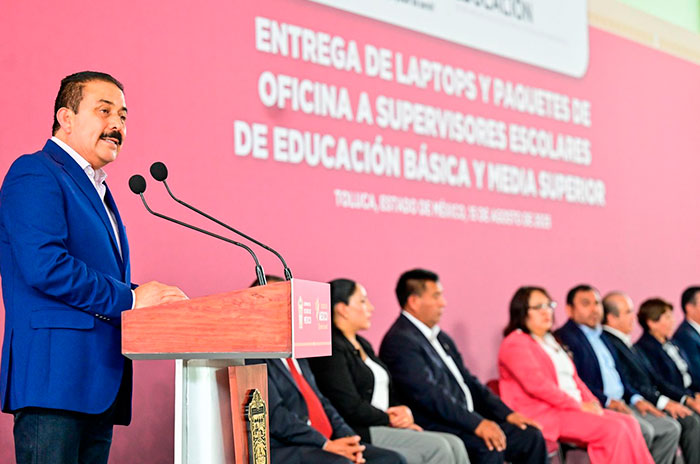 entrega laptos maestros edomex1