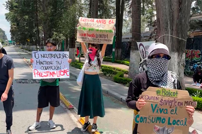 protesta starbucks toluca2