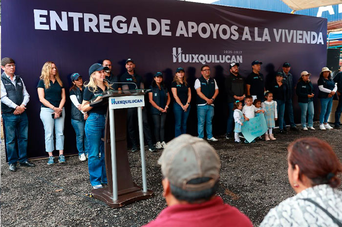 Huixquilucan entrega apoyos
