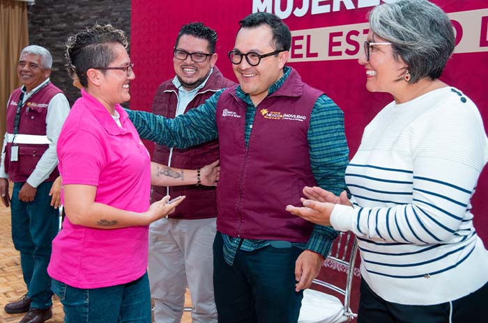 egresada mujeres volante