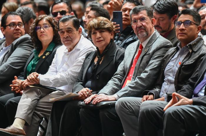 delfinaencuenteo 2