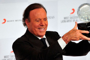 La Fiscalía de la Audiencia Nacional de España archivó este 23 de enero la denuncia presentada contra el cantante Julio Iglesias por dos exempleadas