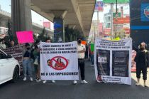 La protesta ha generado problemas de circulación para decenas de automovilistas y unidades de transporte público.