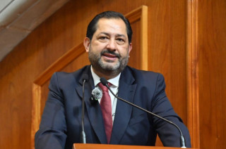 Francisco Vázquez durante su intervención en el Verano Legislativo Juvenil 2025