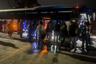 Desde las primeras horas de este día, casi 500 elementos, con 99 vehículos oficiales, de diferentes agrupamientos, establecieron puntos de inspección aleatorios, sobre las principales carreteras.