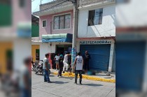 Miguel Ángel “N” fue asegurado por los uniformados, quienes solicitaron apoyo médico debido a los golpes que recibió.