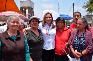 Ana Muñiz estuvo acompañada por la presidenta del PRI estatal, Ana Lilia Herrera Anzaldo