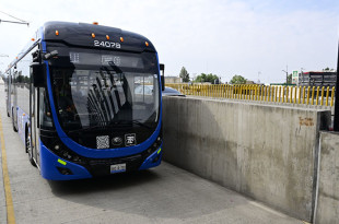 Las unidades miden 18 metros, alcanzan hasta 60 kilómetros por hora, tienen capacidad para 142 personas y cuentan una carga eléctrica que dura 75 kilómetros.