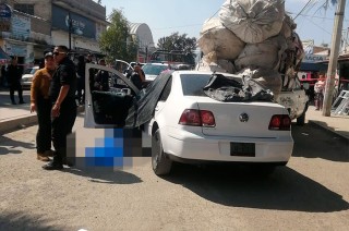 Sus cuerpos quedaron al interior de un vehículo marca Jetta