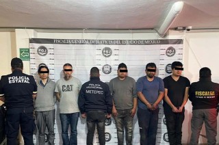 Los detenidos, identificados como Carlos “N”, Enrique “N”, Agustín “N”, Emanuel “N” y José “N”, habrían participado en al menos cuatro robos cometidos en Metepec el año pasado.
