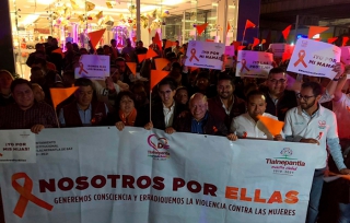 Caminata contra violencia a las mujeres en Tlalnepantla