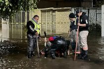 Hubo derrame de miles de litros de agua potable y afectaciones menores a aproximadamente 15 casas de la zona.