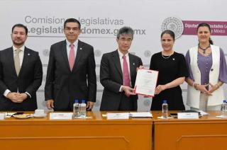 Con el objetivo de generar acercamiento a nivel político, gubernamental o parlamentario