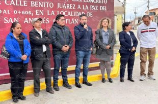 Omar Sánchez Velázquez, presidente municipal de Calimaya, encabezó la entrega de la pavimentación de la calle Benito Juárez a La Paz, en San Andrés Ocotlán.