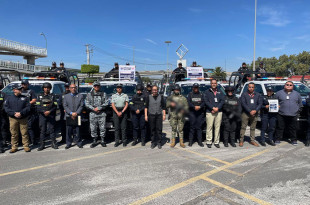 La presidenta municipal Azucena Cisneros Coss puso en marcha el operativo Buen Fin en el Centro Comercial Las Américas.