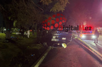 La camioneta Audi Q3 quedó volcada sobre los carriles de baja velocidad de Paseo Tollocan