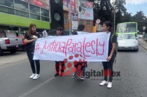 Los familiares de Lesly solicitaron públicamente el apoyo de la gobernadora Delfina Gómez Álvarez para agilizar la captura del responsable.