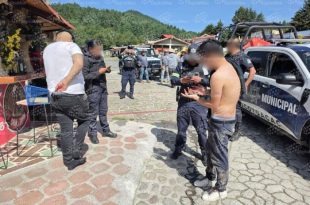 Uno de los dos sobrevivientes del ataque armado en La Marquesa recibió atención médica tras ser localizado con heridas de bala en el municipio de Ocoyoacac.