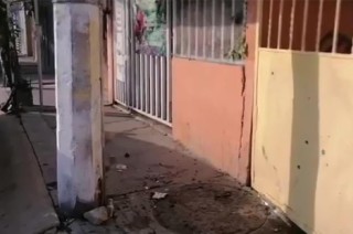 Policías municipales se trasladaron a la calle Circuito Real de Santa Catarina esquina con Real de San Cipriano.