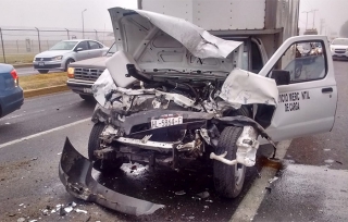 Encontronazo entre cuatro camionetas en Toluca