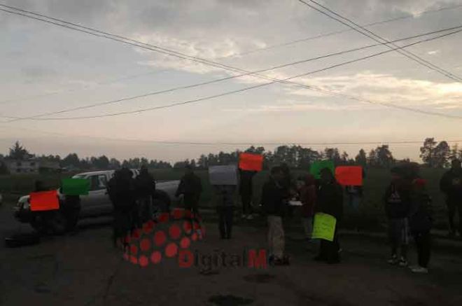 #Video: Amanecen bloqueados accesos a Mina México, en Almoloya de Juárez