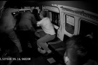 Pasajeros dan golpiza a ladrón de combi en Atizapán de Zaragoza