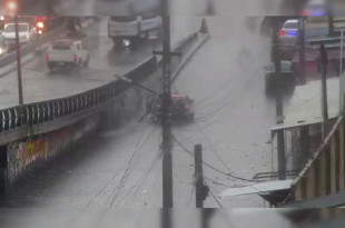 Inundaciones en calles de Los Reyes La Paz y Texcoco tras lluvias
