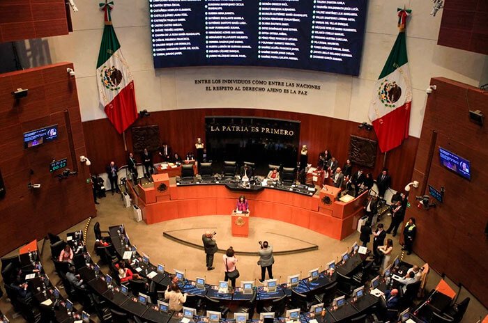 Con 73 votos a favor y 33 en contra, el Senado avaló ingresos por más de 10.6 billones de pesos para 2027; la reforma al ISR regresará a Diputados.