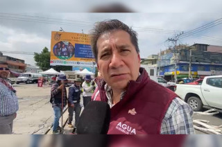 José Arnulfo Silva Adaya, secretario del Agua del Estado de México, informó que persisten encharcamientos en 14 calles de Nezahualcóyotl tras las lluvias y detalló las labores de drenaje realizadas por brigadas.