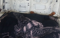 Encuentran tres cuerpos dentro de una camioneta en Los Reyes La Paz