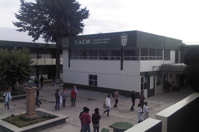 Una fuga de gas en el laboratorio de química del plantel “Dr. Ángel María Garibay K.” de la UAEMex movilizó a bomberos y seguridad pública.