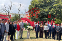 Miembros del presidium durante la ceremonia del 157 aniversario de Villa Victoria