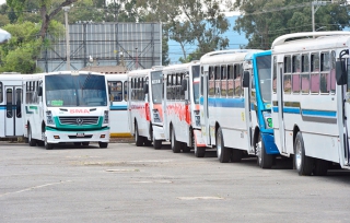 No hay más, se regularizan en junio o sacan de la calle a transportistas