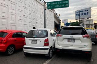 Una mañana accidentada se registró este jueves sobre diversos puntos de Paseo Tollocan, en Toluca.