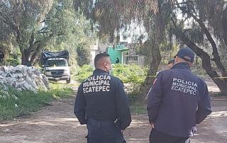 Vecinos se percataron de la camioneta con las personas en su interior, dos en la batea y dos más en los asientos delanteros.