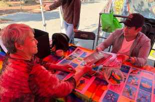 Niñas y niños de Ecatepec reciben libros gratuitos como parte del programa de fomento a la lectura del gobierno municipal y el FCE.