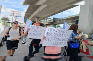 Manifestantes piden justicia en Naucalpan