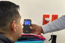 Aplican prueba de alcoholemia en operativo de Toluca