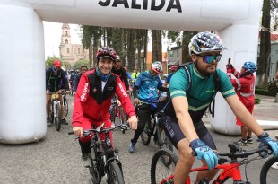 #Video: Rodada patriótica reúne a cientos de ciclistas en Toluca